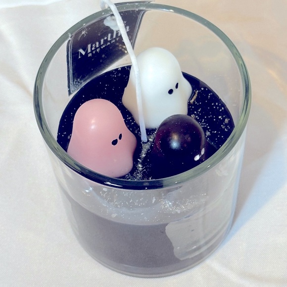 Ghost Candle with pink, black and white little ghost, glitter sparkle on top - Picture 4 of 6
